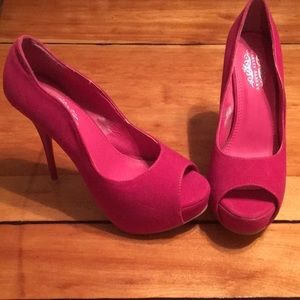 Hot pink 5in stiletto.